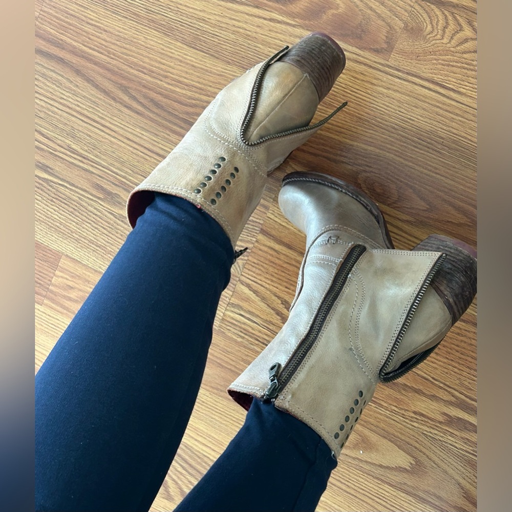 Bed Stu Iris Light Tan Leather Ankle Boots Size 8 - Picture 2 of 16